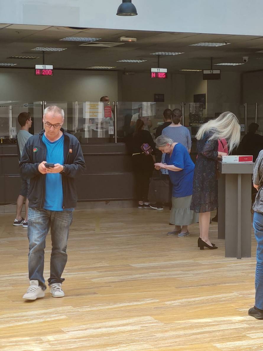 Preko 180.000 ljudi ima istekle dokumente: 'Sad su svi navalili, ne stignemo obraditi zahtjeve'