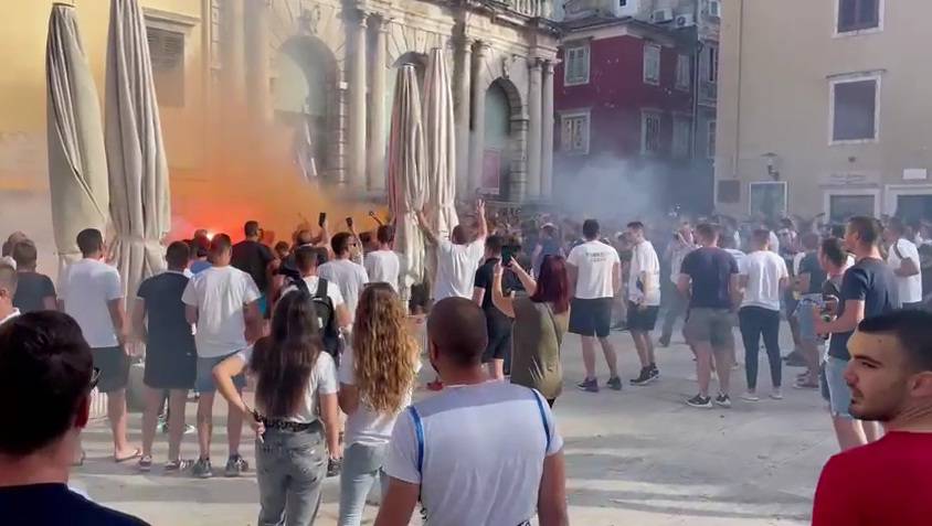 Višnjik je bio neopisiv: Pjesma u dvorani pa na Trgu, Suba dobio dres, Palokaj ošišao Vukovića