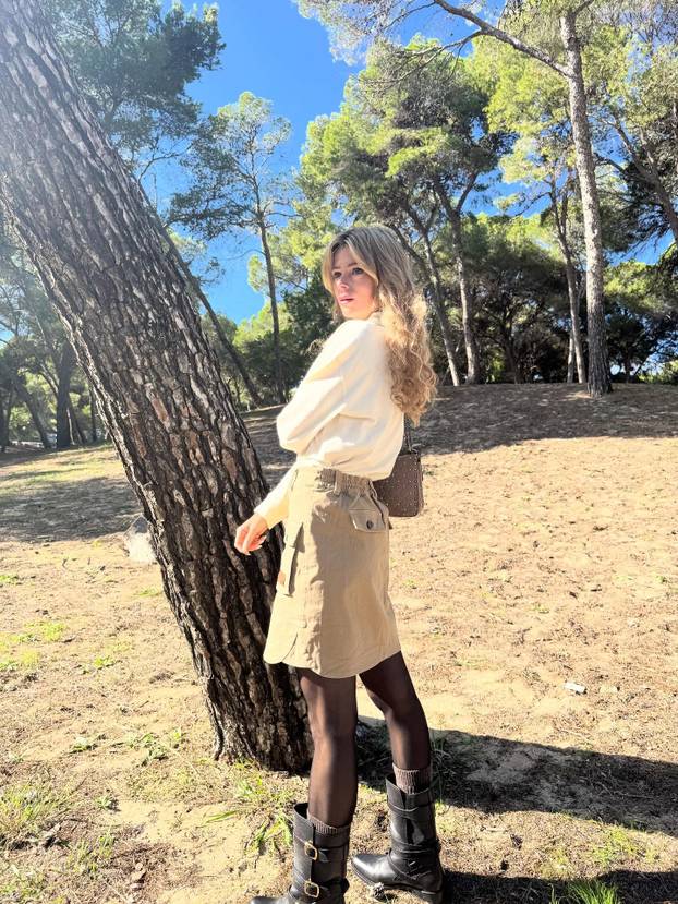 FOTO Nestala je s terena, otišla u reality pa postala model u tangicama. Sad se vraća tenisu