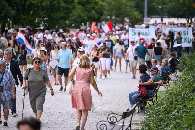 Zagreb: Okupljanje prosvjednika Hodaj za Liku, hodaj za Hrvatsku