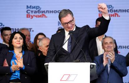 Vučić proglasio pobjedu: 'Srbija se znatno pomaknula udesno'