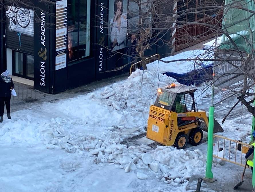 Lopate se prodaju po 60 eura, nitko ovdje nema zimske gume