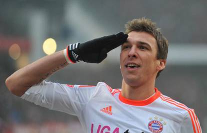 Mandžukić zabio za Bayern: U slavlju salutirao generalima...