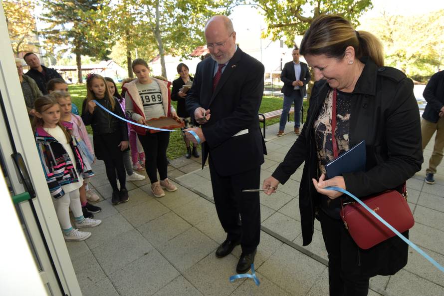 Pupovac i Kohorst otvorili su Spomen dom borcima NOB-a