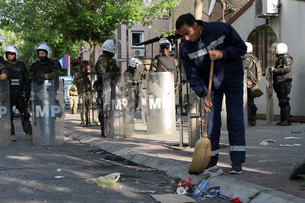 Polish Kosovo Force (KFOR) soldiers guard a municipal office in Zvecan