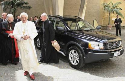Vatikan objavio deset zapovijedi za vozače