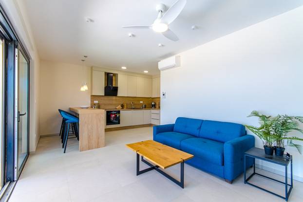 FOTO Kakva vila! Prodaju je na Šolti. Grijani bazen, a more na 150 metara. Saznali smo cijenu