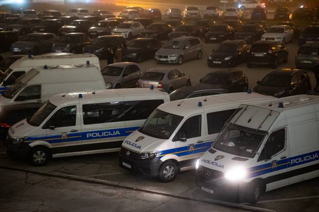 Zagreb: Gužva oko Arena zbog Thompsonovog koncerta