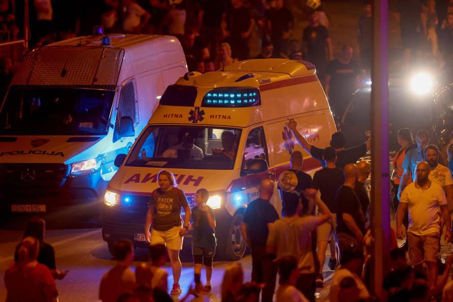 Zagreb: Euforija i bakljada na koncertu Marka Perkovića Thompsona
