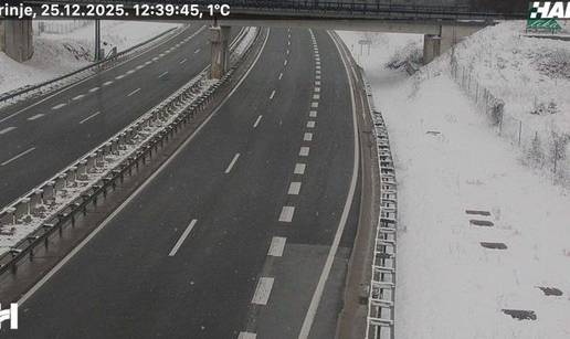 FOTO Pogledajte kakvo je stanje na cestama u Hrvatskoj: Snijeg u Lici, sunce 'provirilo' na jugu