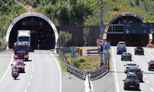 Reportaža iz Svetog Roka: Mi smo čuvari ceste. Požar u tunelu moramo ugasiti za četiri minute