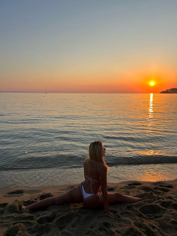 FOTO MMA voditeljica iz Srbije imponirala visinom u Zagrebu