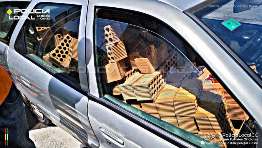 FOTO Ludost u Španjolskoj: Auto nakrcao ciglama, nije imao ni vozačku. Policija ostala u čudu