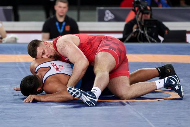 Zagreb: Nakon operacije kuka Marko Milanović natječe se u Areni na turniru u hrvanju 