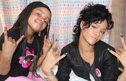 Rihanna iskoristila bolesnu curicu (6) zbog promocije?