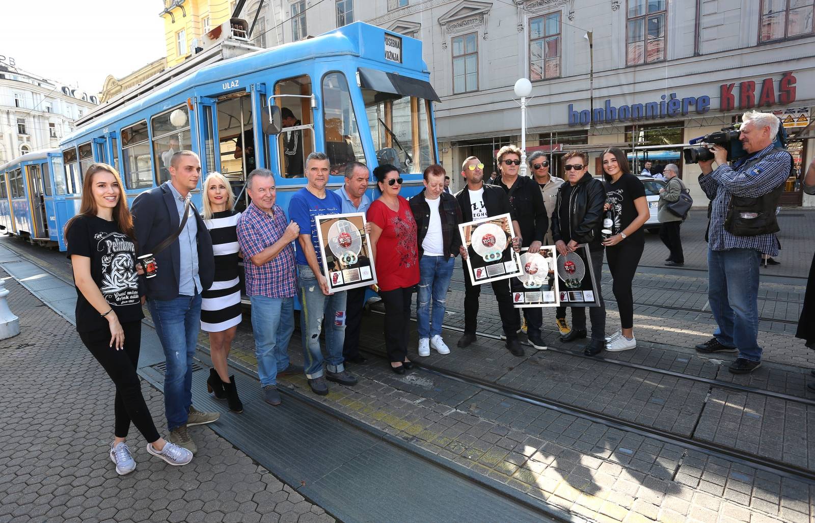 Zagreb: "Prljavci" tijekom voÅ¾nje u tramvaju promovirali svoje koncerte