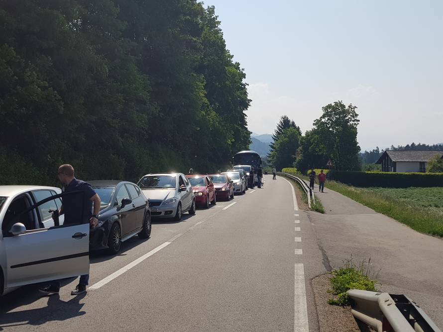 Jandrokovića izviždali: Ovdje smo da odamo počast žrtvama