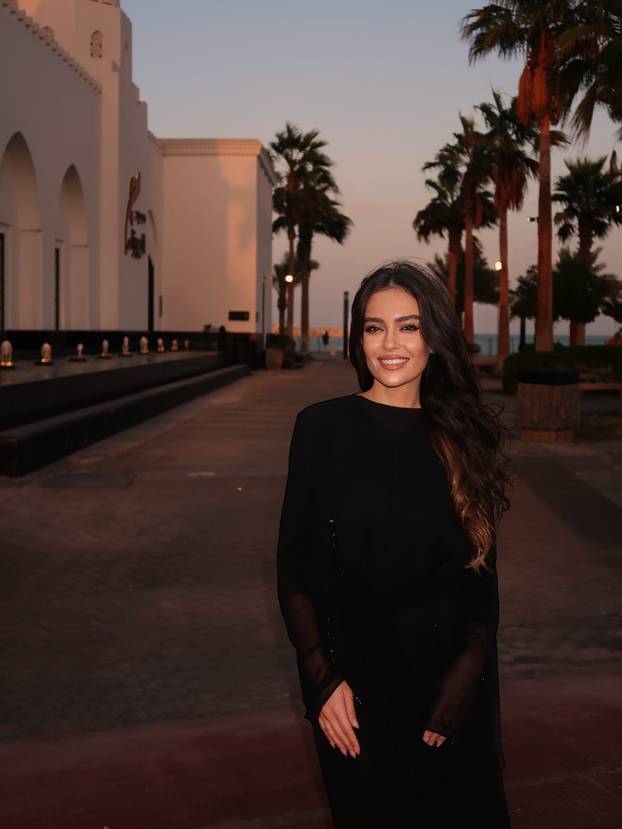 FOTO Obje su joj ispale. Tuga za najljepšu voditeljicu Lige prvaka