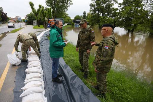 VIDEO Raste vodostaj Krke! Zbog opasnosti evakuirani ljudi: U Zagorju čak 57 klizišta..