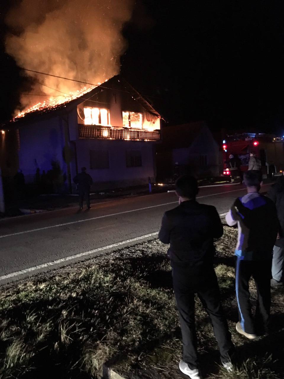 Izgorio je kat i krovište kuće u Slatini: Nitko nije ozlijeđen