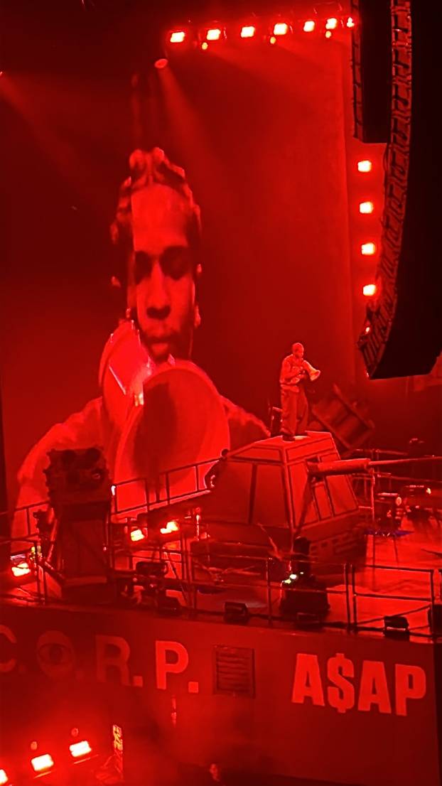 FOTO Rihanna, gdje si? A$AP Rockyju u zagrebačkoj Areni djevojke bacale grudnjake