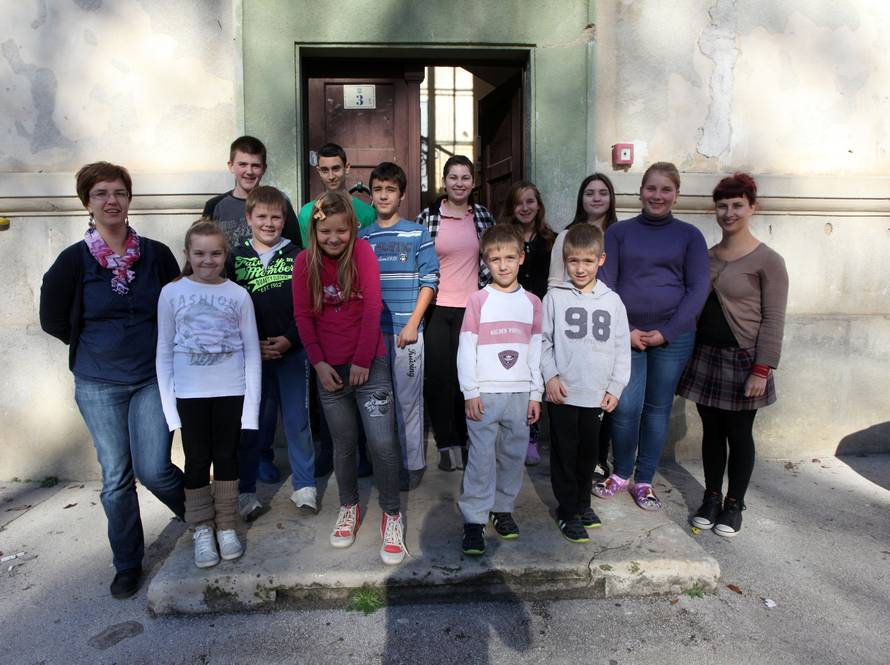 "Svima nam je jako žao što će se naša mala škola zatvoriti..."