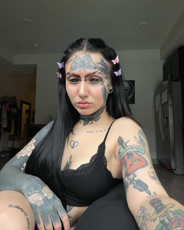 FOTO Cijela je tetovirana, ima i zmijski jezik: 'Vrijeđaju me da sam demon! Osjećam se lijepo'