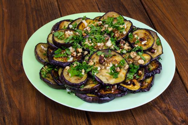 Roasted eggplant with garlic and walnut