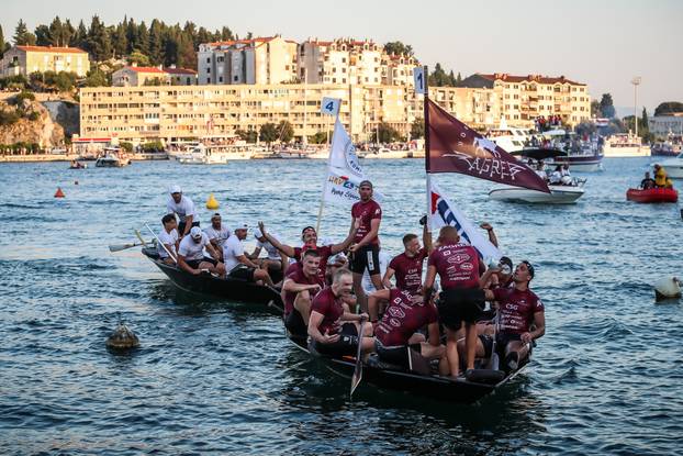 Ploče: Pobjednici ovogodišnjeg Maratona lađa je ekipa iz Zagreba