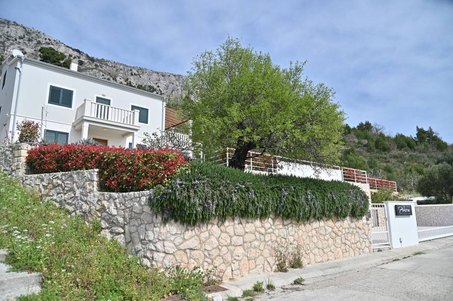 Vila Pokora u Omišu