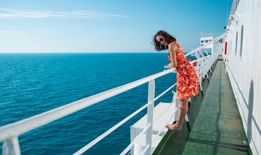 Stru&ccaron;njaci za bonton otkrili &scaron;to ne smijete raditi na krstarenju