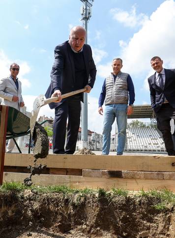 Polaganjem kamena temeljca obilje&zcaron;en po&ccaron;etak radova na rekonstrukciji nogometnog stadiona Zagreb