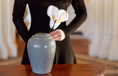 Nikada ne bacajte ove stvari kada vam umre netko blizak