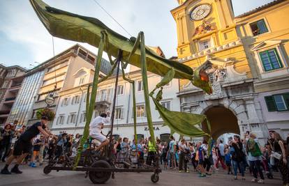 Divovski kukci iz Barcelone otvorili dječji festival u Rijeci