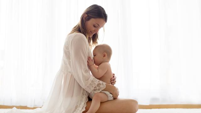 Majčino mlijeko je čudotvorno: Čuva od bolesti i nikad nije isto