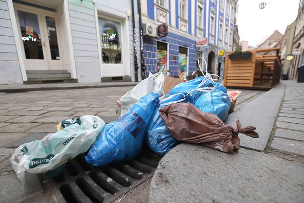 Zagreb: U centru grada nije odvezeno smeće