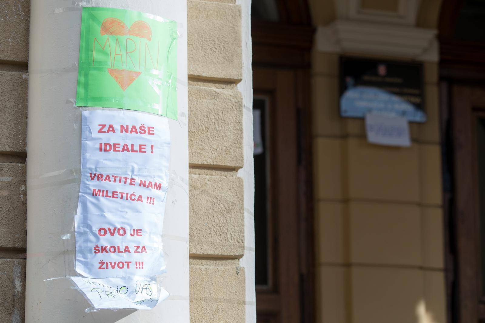 Rijeka: Učenici prosvjeduju zbog smjene vjeroučitelja Marina Miletića