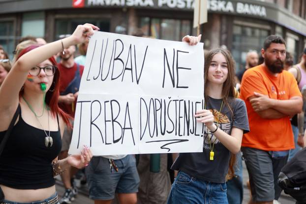 Zagreb: 25. Povorka ponosa LGBTIQ zajednice "Korak po korak, iskorak!"