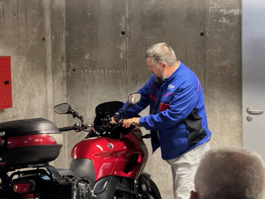 Centar za vozila Hrvatske provodi dodatne edukacije nadzornika tehničkih pregleda motocikala