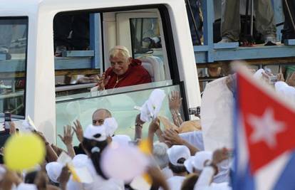 Papa: Suosjećam s pravednim težnjama cijelog naroda Kube