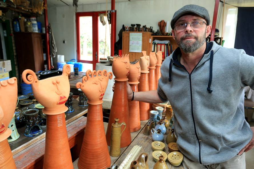 'Posude koje radim od blata iz Baranje traju i po 200 godina'