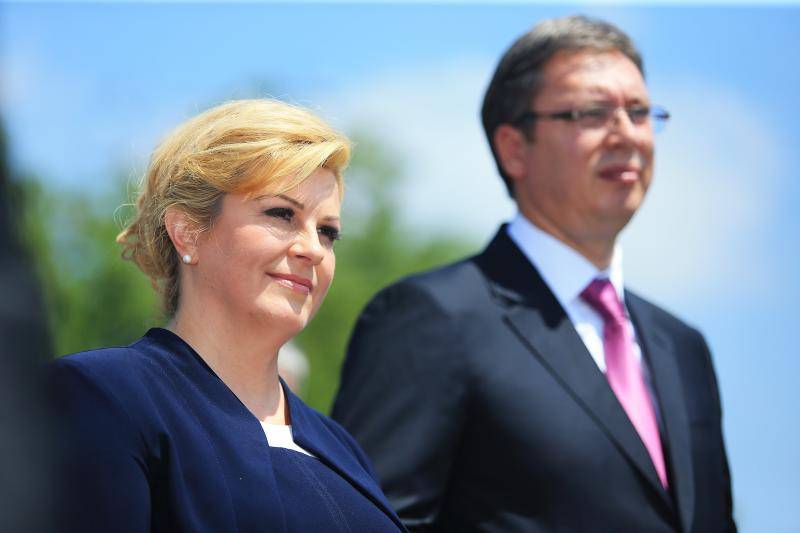 Predsjednica Grabar-Kitarović i premijer Srbije Vučić u Dalju