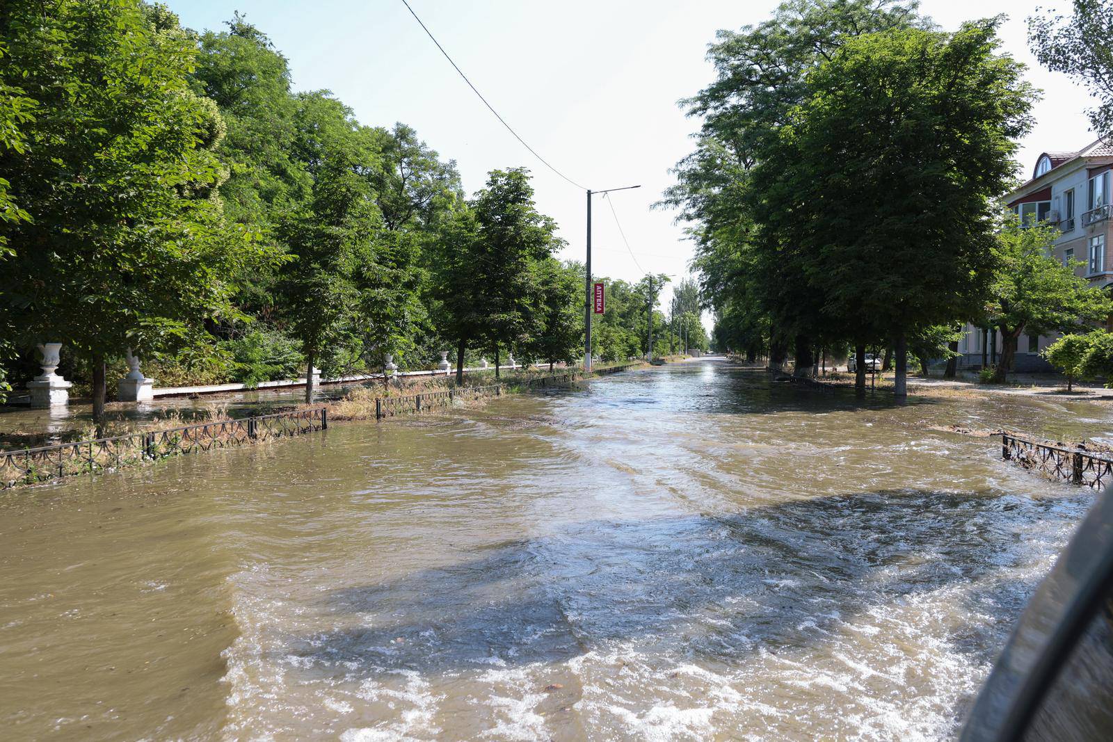 Russia: Dam breach at Kakhovka Hydroelectric Power Plant