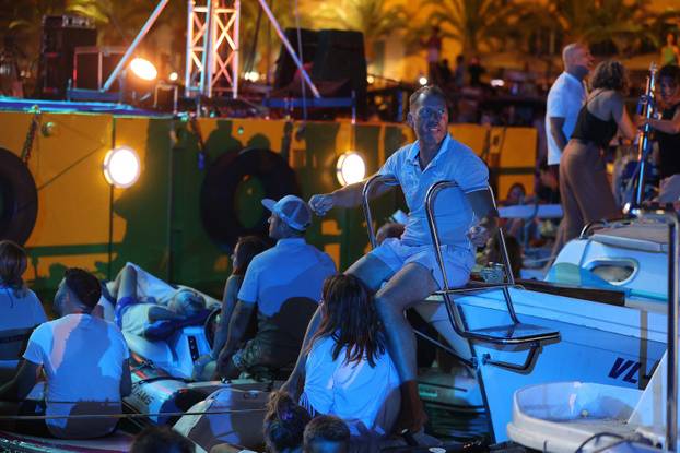 Vela Luka: Održan koncert "Trag u beskraju" posvećen Oliveru Dragojeviću