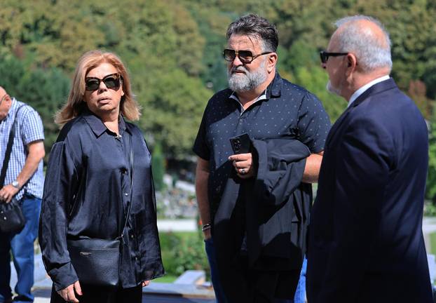 Zagreb: Posljedni ispraćaj novinara Roberta Valdeca 