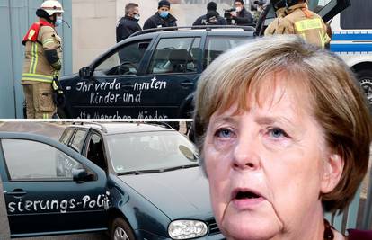 Zabio se u vrata ureda Angele Merkel. Na karavanu je pisalo: Proklete ubojice djece i staraca