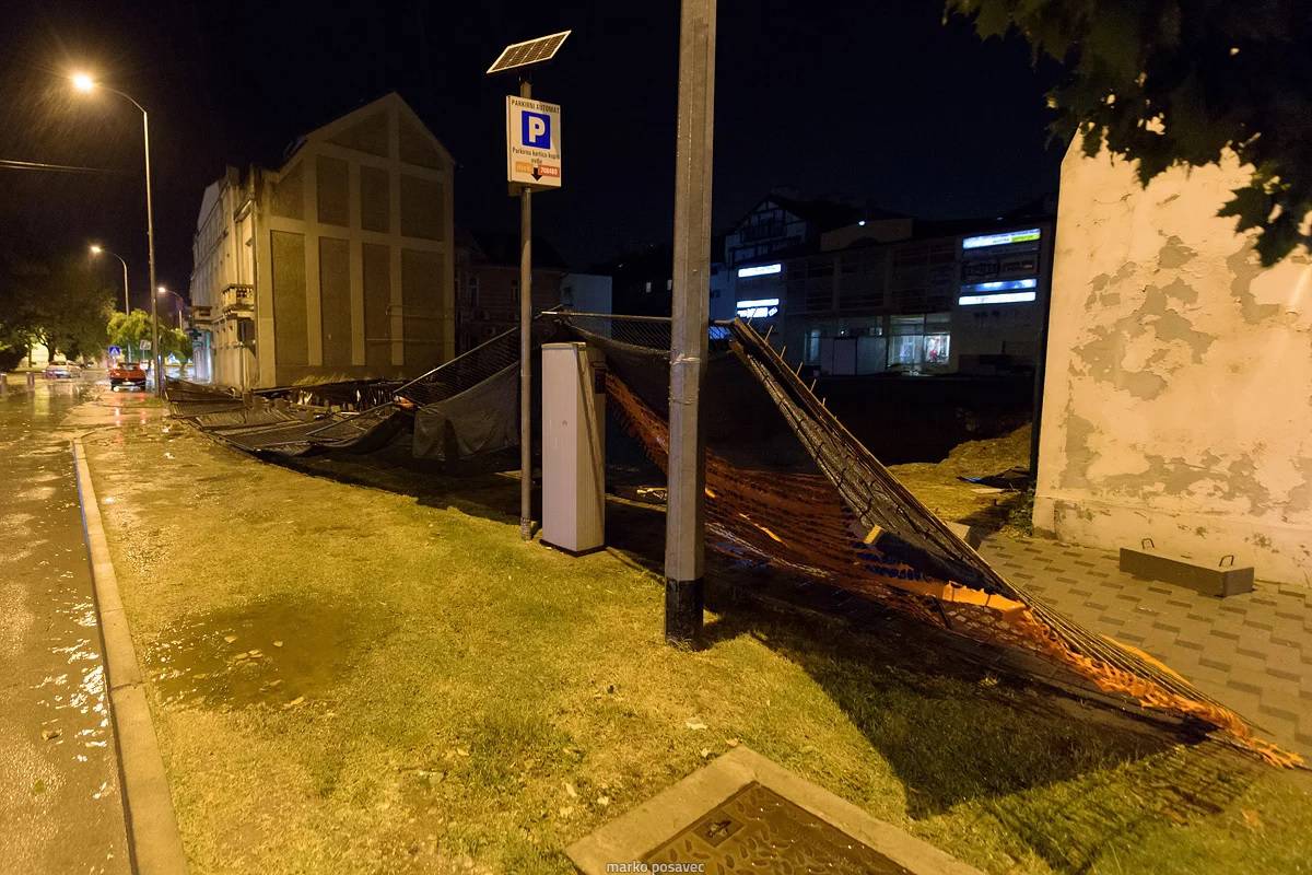 FOTO Kaos u Koprivnici: Snažna oluja poharala grad, poplavili podvožnjaci, vjetar rušio stabla