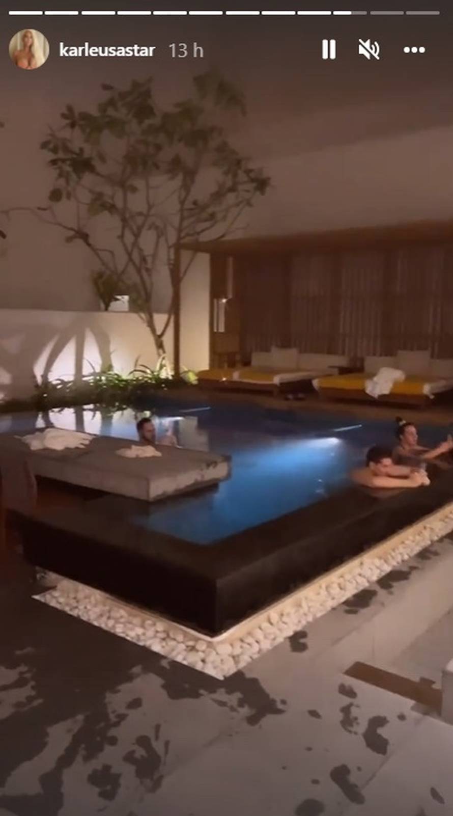 Karleuša na Duškov rođendan otputovala iz zemlje, a prijatelji tvrde: 'Razvod ne dolazi u obzir'