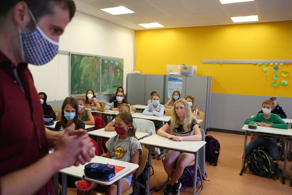 Vodič za novu školsku godinu: Tko nosi maske, koliko će trajati sat, što ako u školu uđe virus...?