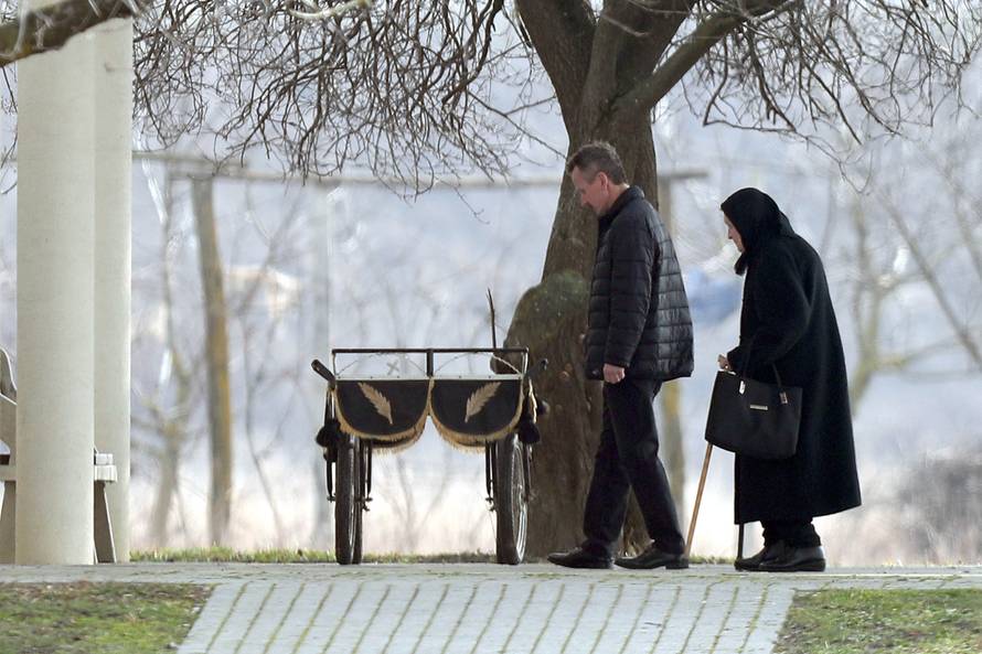 Jasminina majka neutješno je plakala: Nije mogla ni stajati...